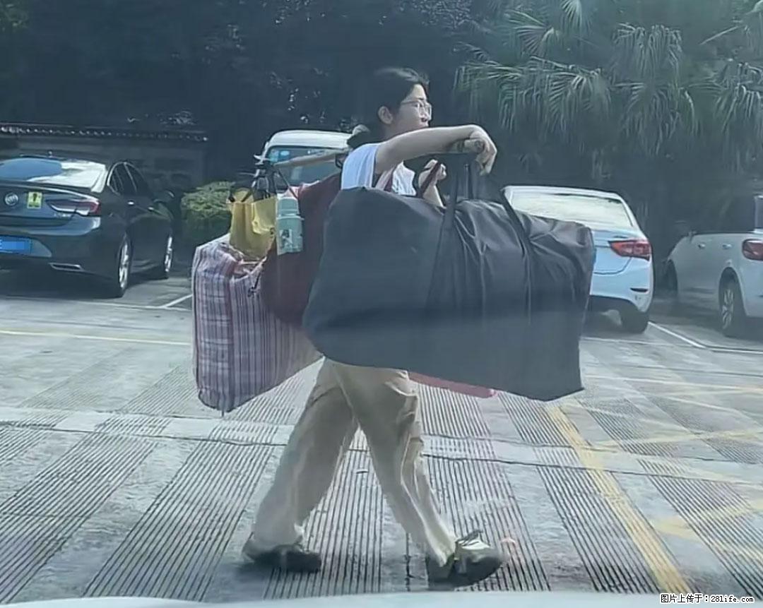 全网追的“扁担女孩”，找了一份暑假工，时薪12元 - 岳阳生活资讯 - 岳阳28生活网 yy.28life.net
